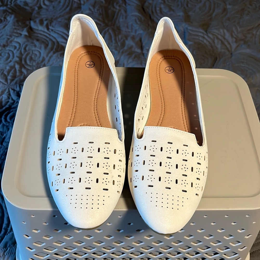 NWOT Women’s white slip on shoes